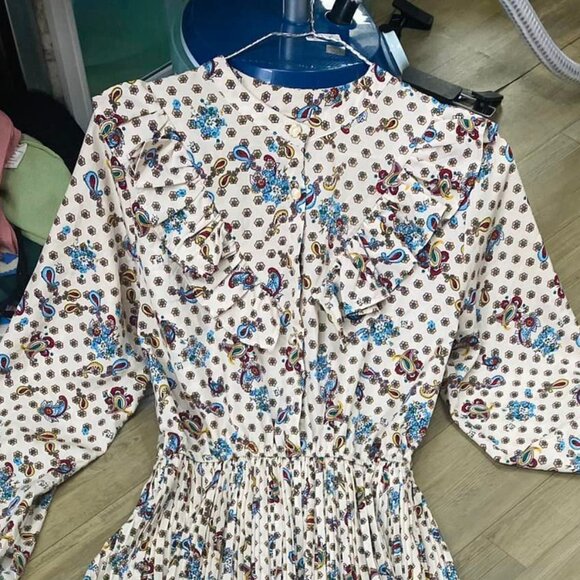 Long Sleeve Printed Maxi Dress with Round Neck - Picture 4 of 4